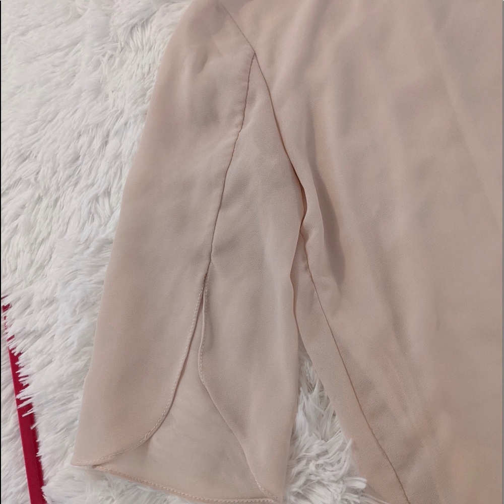 Flowy Blouse - Picture 3 of 5